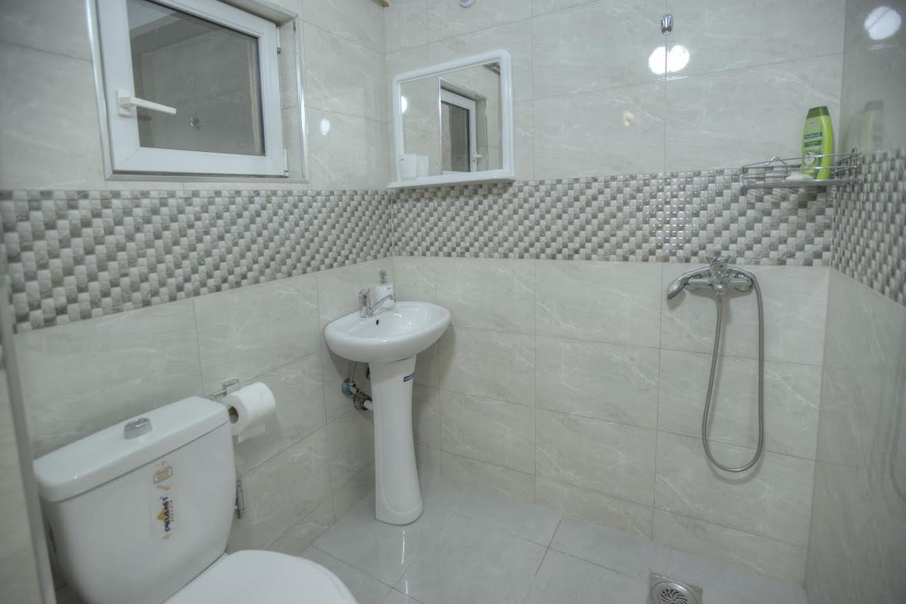 Guest House Prishtine Exterior foto